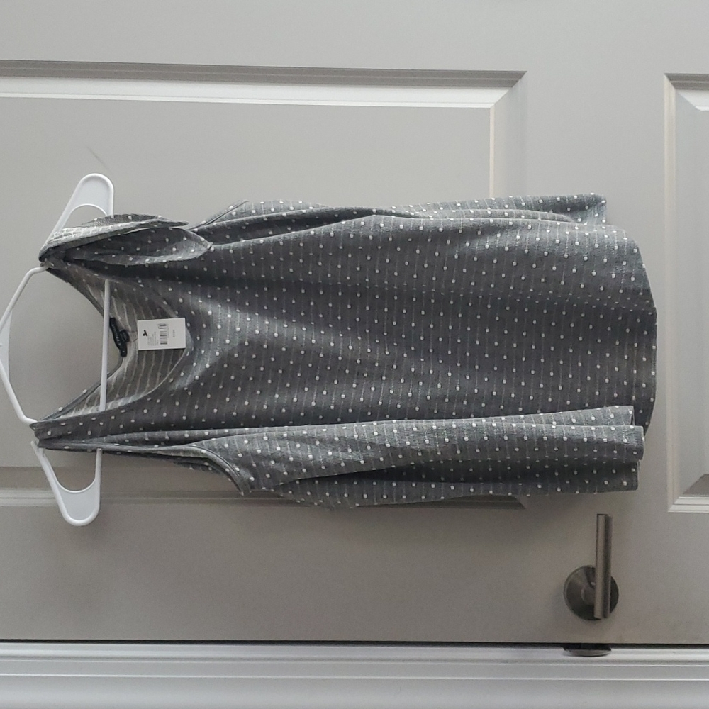 Polka dot cur out sleeve sweater